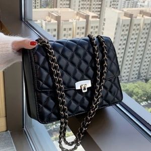 Brand New Embroidery Chain Shoulder Bag.